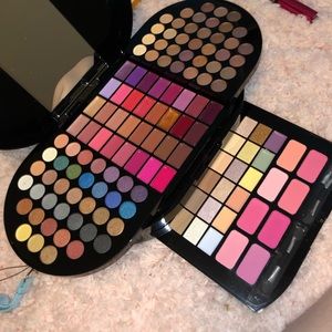 Christian Siriano makeup box. never used